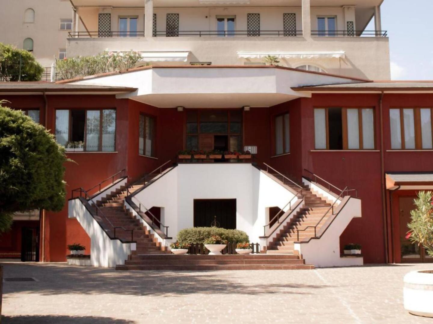 Onno Irene Lake View Apartment With Swimming Pool מראה חיצוני תמונה