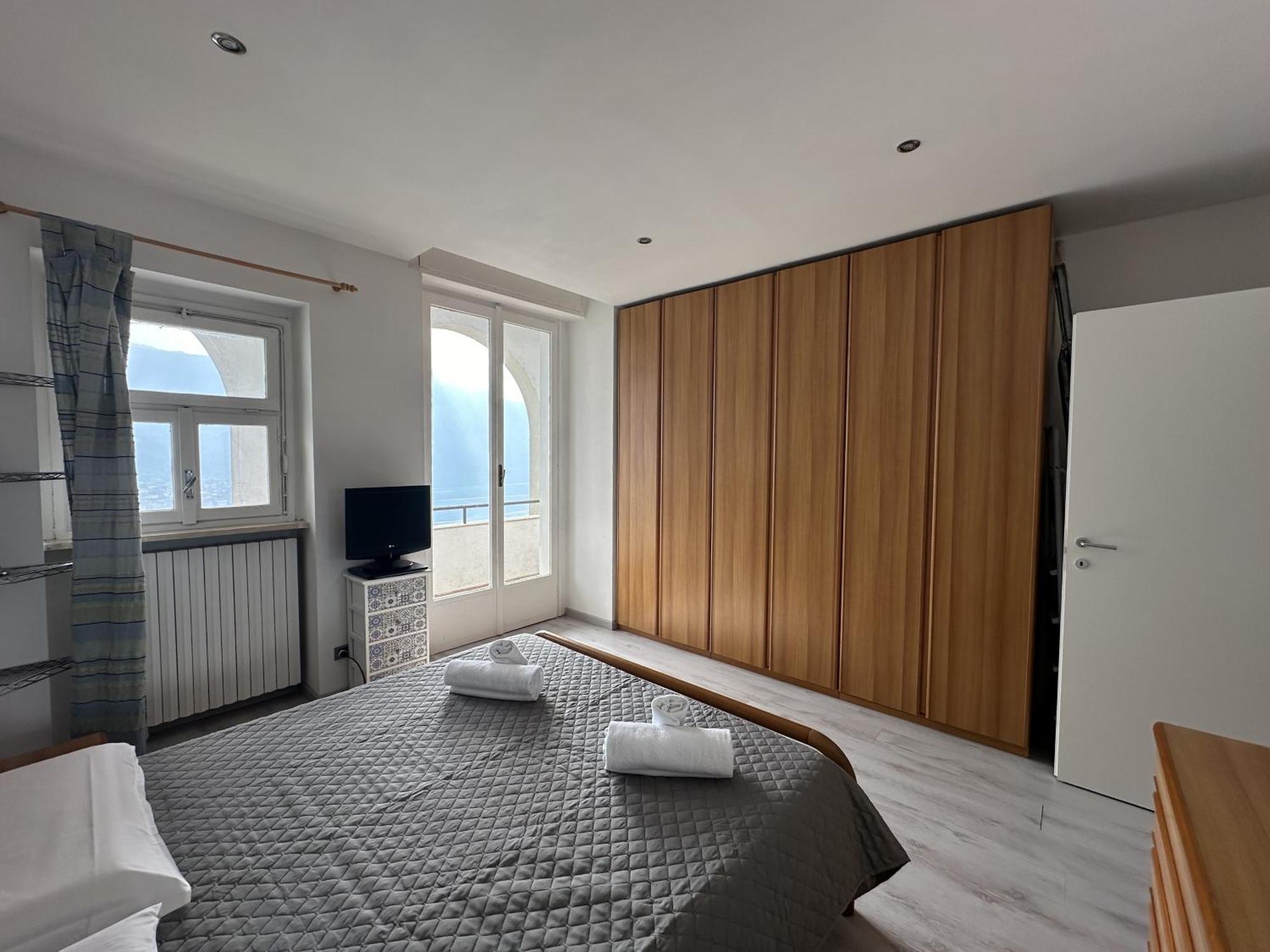 Onno Irene Lake View Apartment With Swimming Pool מראה חיצוני תמונה